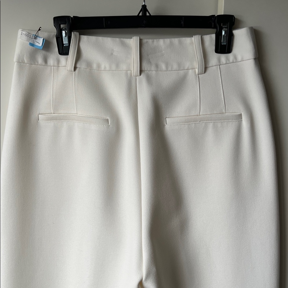 Smythe Women's Ivory Suit- like new - Picture 11 of 15